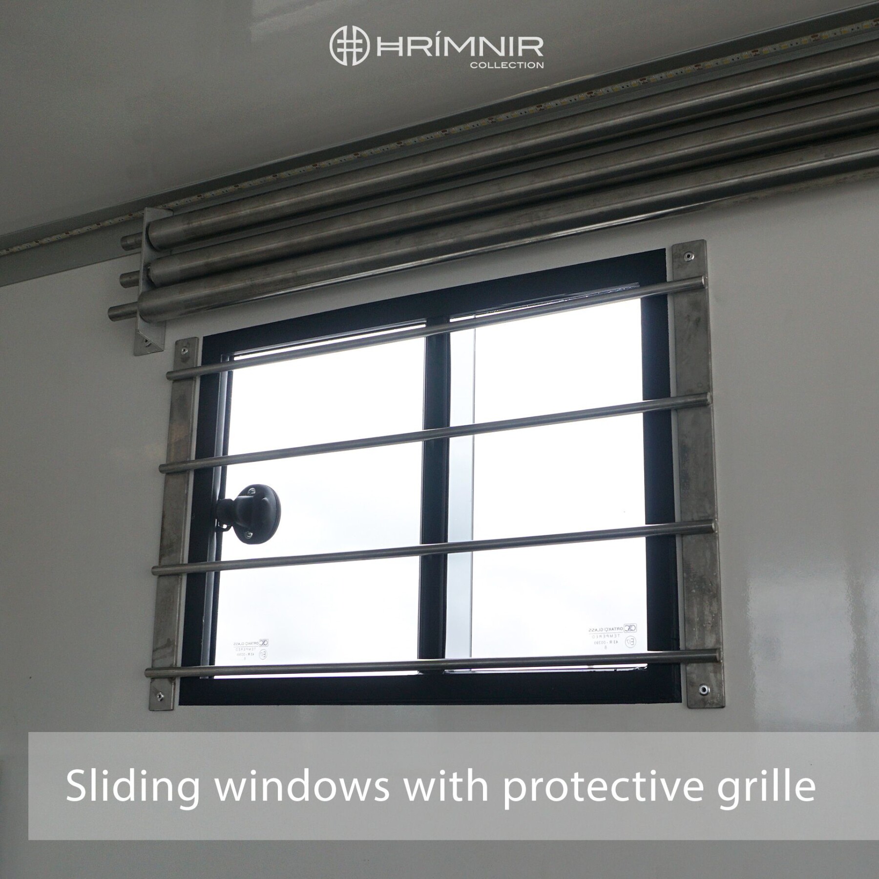 Sliding side window